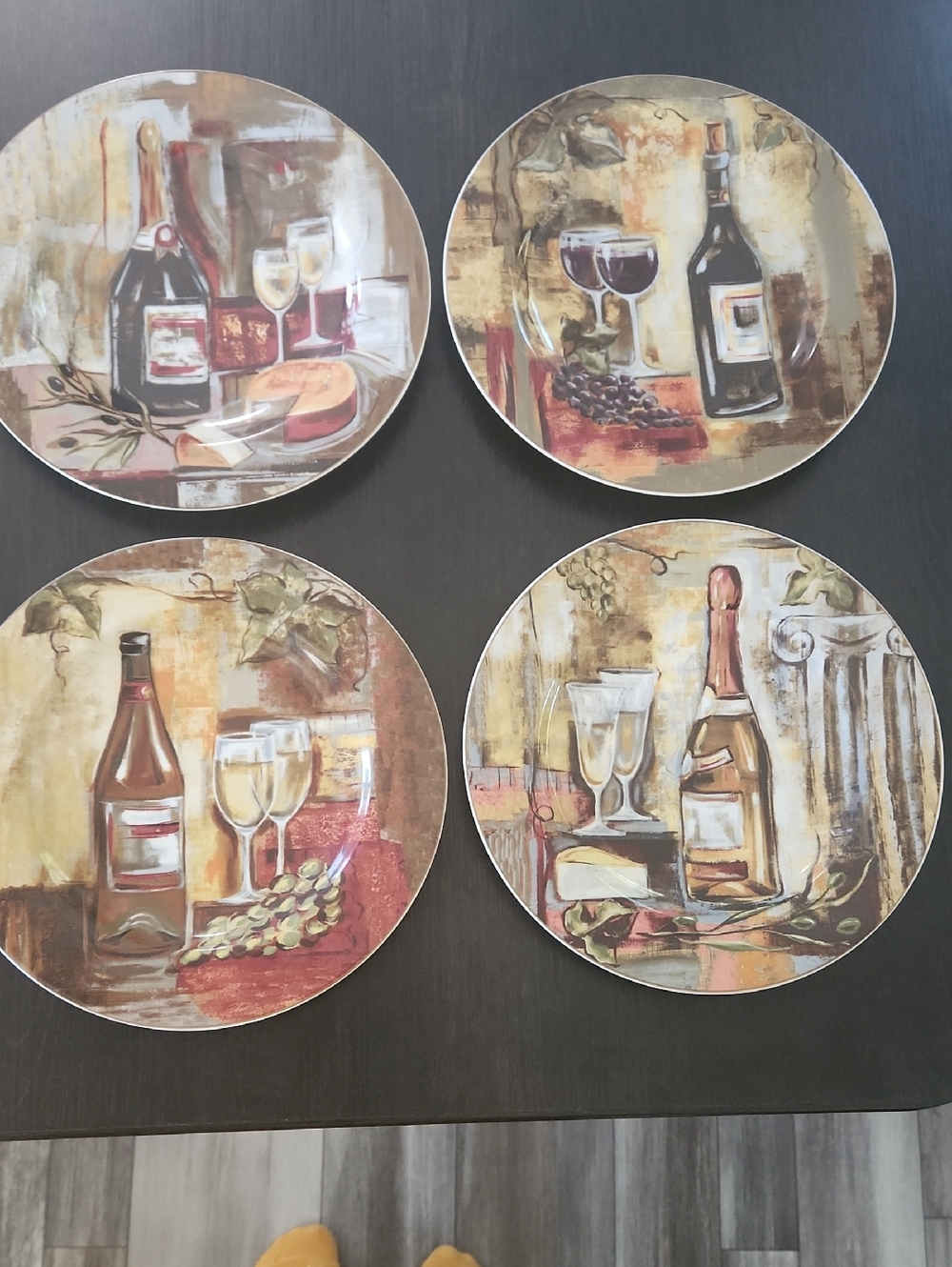 Decorative Wine-Themed Salad/Dessert Plate Set - Amber & Brown